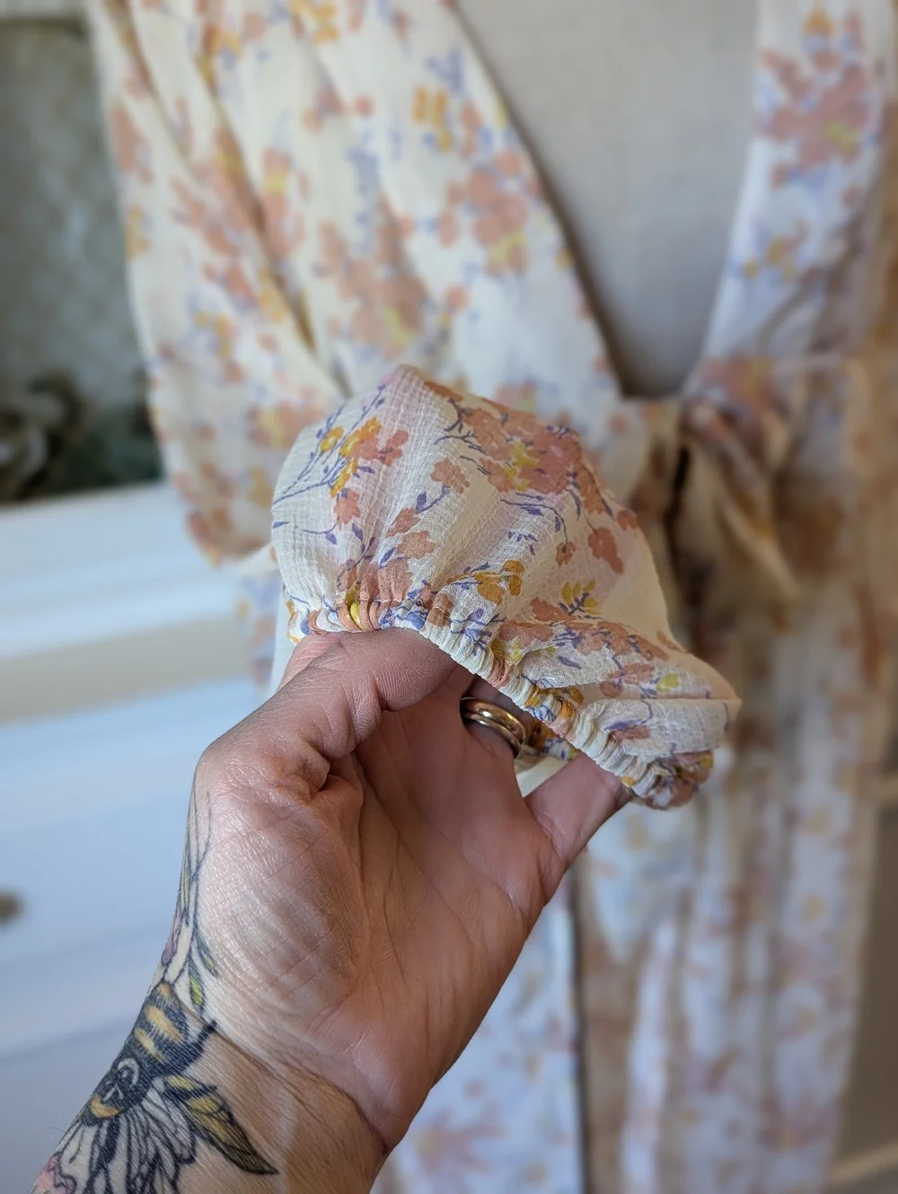 AE Women's Sheer Floral Tie-Front Romantic Duster Cream & Dusty Rose Robe - Picture 3 of 9
